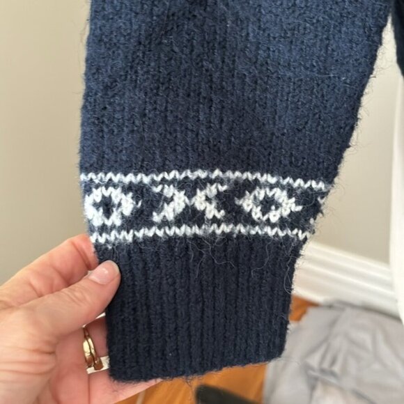 Old Navy Fair Isle Wool Blend Knit Button Up Cropped Holiday Cardigan Blue/White - Picture 4 of 7